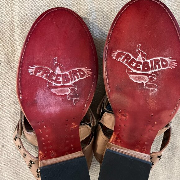 Women's Freebird Moon Star Tan Slip-On Sandals Size 9 - Picture 4 of 15